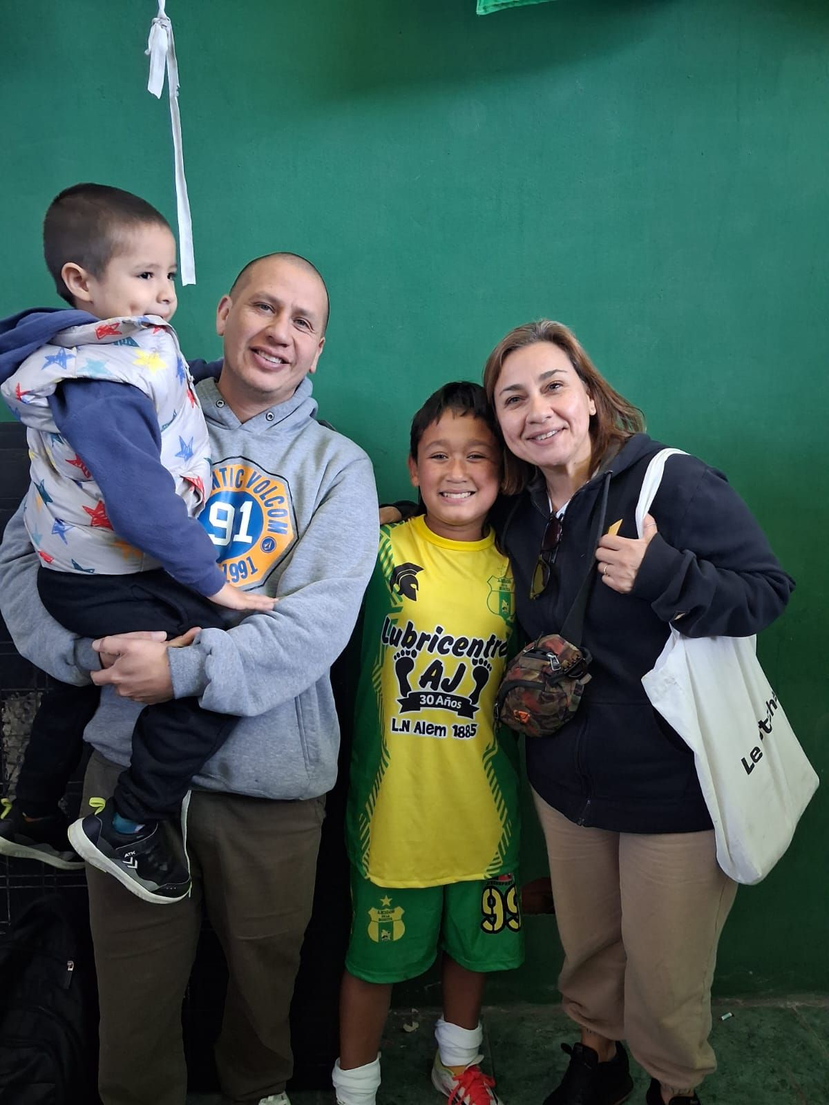 “Tanque”, de la 2015 de La Morita, junto a sus tíos Diego y Yeni. “Tanque”, de la 2015 de La Morita, junto a sus tíos Diego y Yeni. 