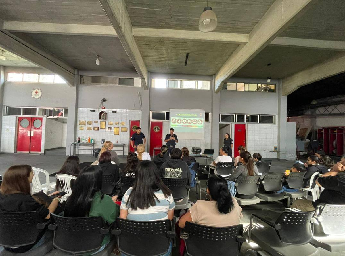 Gran cantidad de vecinos de Almirante Brown asistieron a la capacitaci&oacute;n.&nbsp;