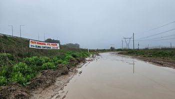 La queja de vecinos a metros de la Ruta 58: Pileta municipal de Presidente Perón. Gestión Cantero