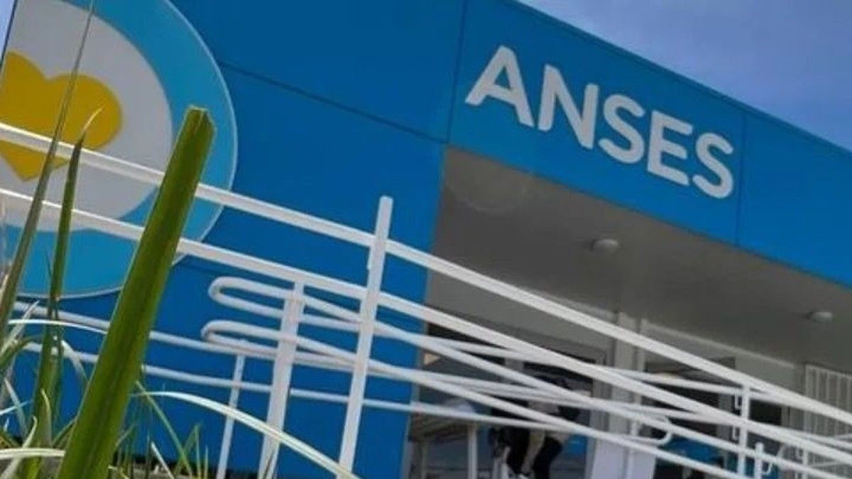 Los jubilados y pensionados de ANSES recibirán $15.000 en mayo.