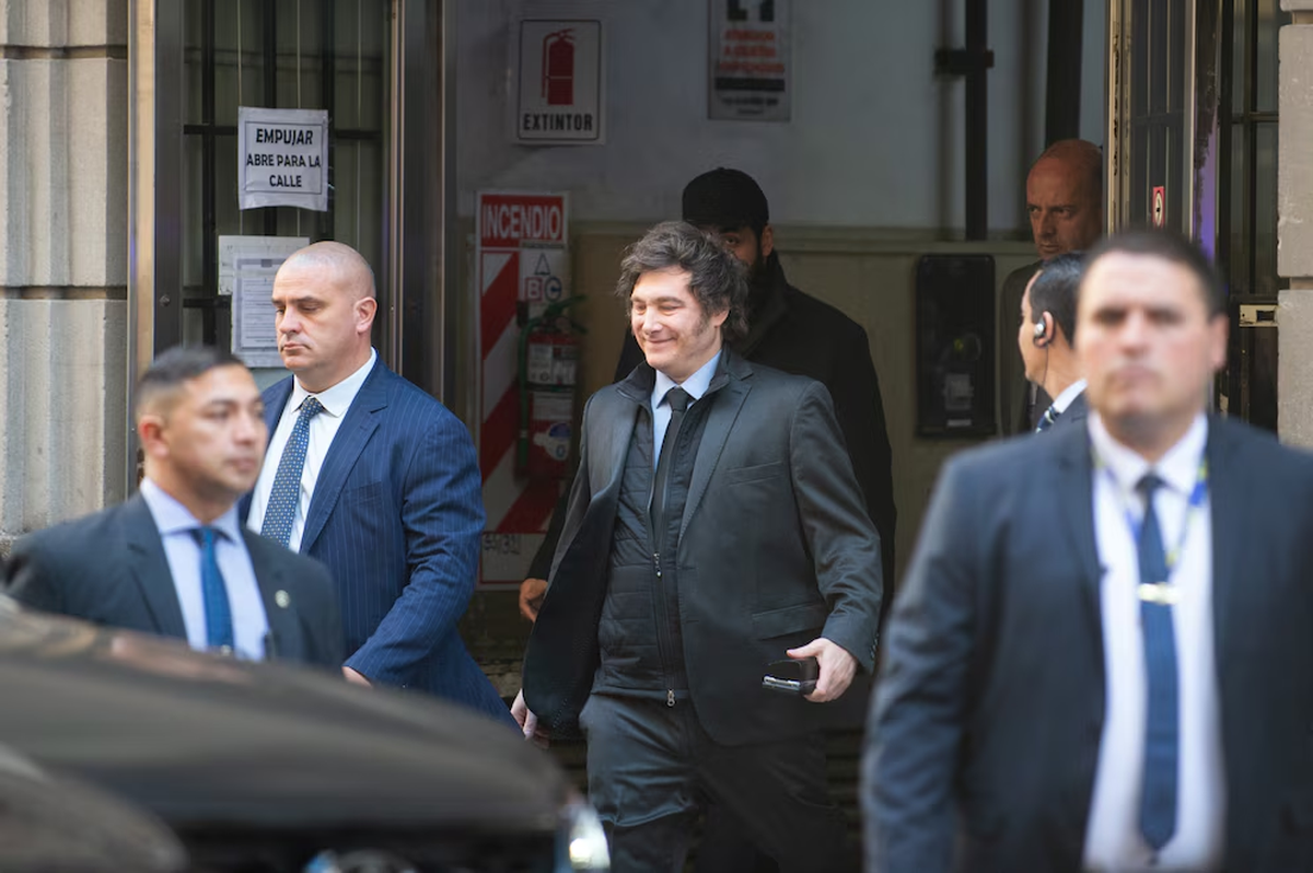 El presidente Javier Milei a la salida del evento en el CICyP.