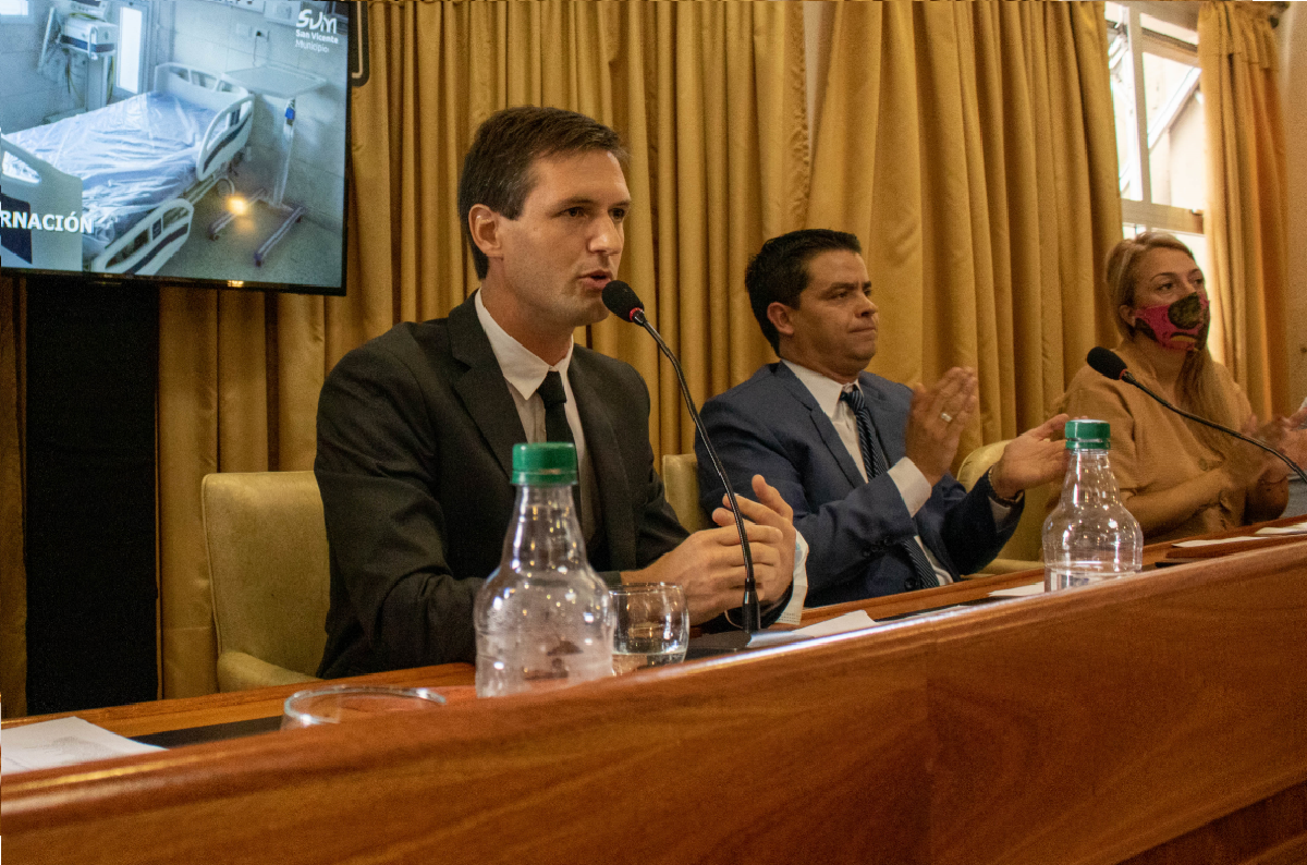 Mantegazza hizo el anuncio de las tablets en la apertura de sesiones del Concejo Deliberante de San Vicente.