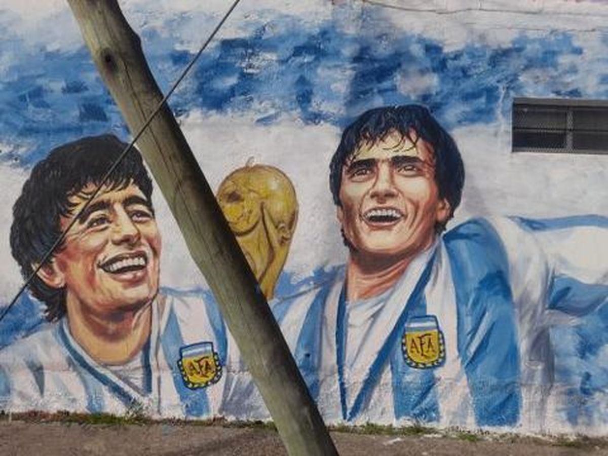 El mural de Maradona y Enrique en Burzaco