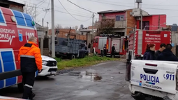 Feroz incendio de un depósito en Lomas: los Bomberos evitaron una explosión