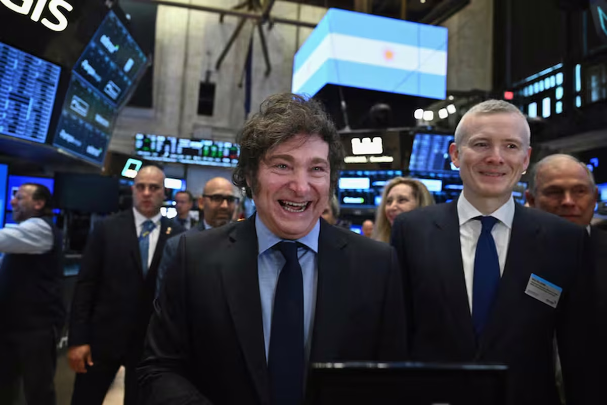 El dólar baja tras las elecciones. El dólar baja tras las elecciones.