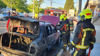 Monte Grande: se incendió un auto frente al Hospital Santamarina