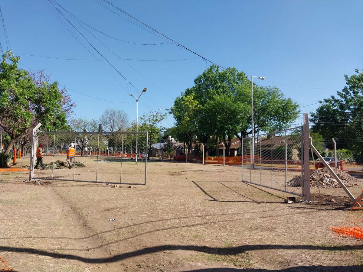 La plaza que funcionará como obrador está ubicada entre las calles General Alvear y Ramos, en Monte Grande.