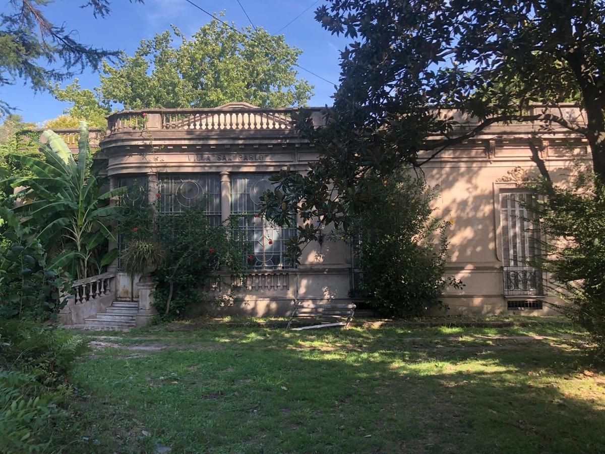 Casona antigua en Temperley.