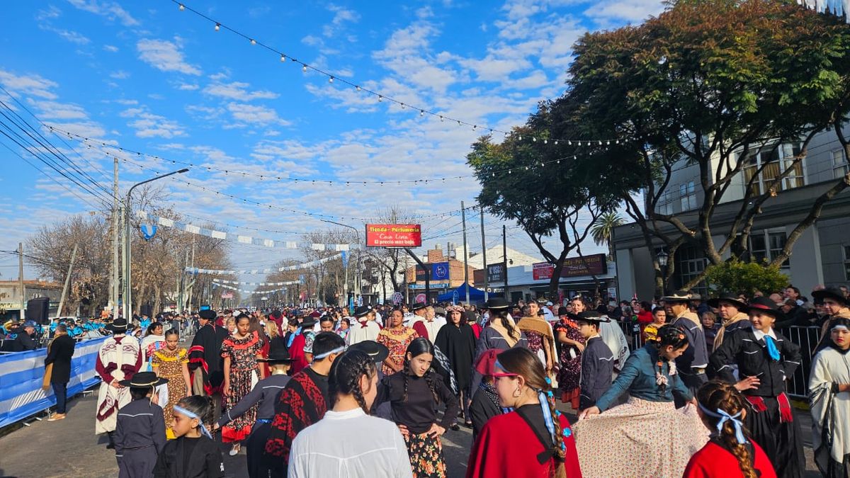 El desfile que se lleva adelante por las calles de Alejandro Korn.