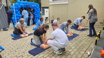 Vecinos y personal de salud participaron de una jornada de RCP en Clínica Monte Grande