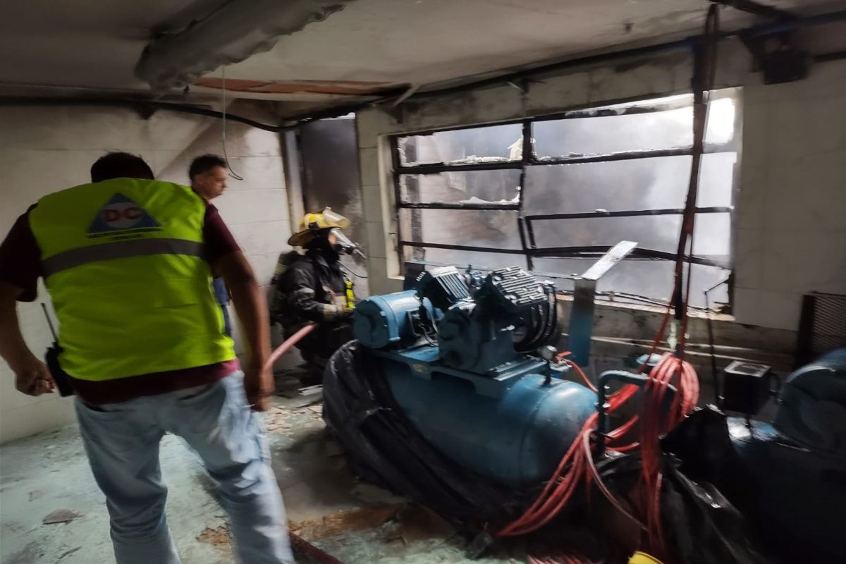 Incendio en un depósito de una YPF en Lanús: evacuaron vecinos de la zona