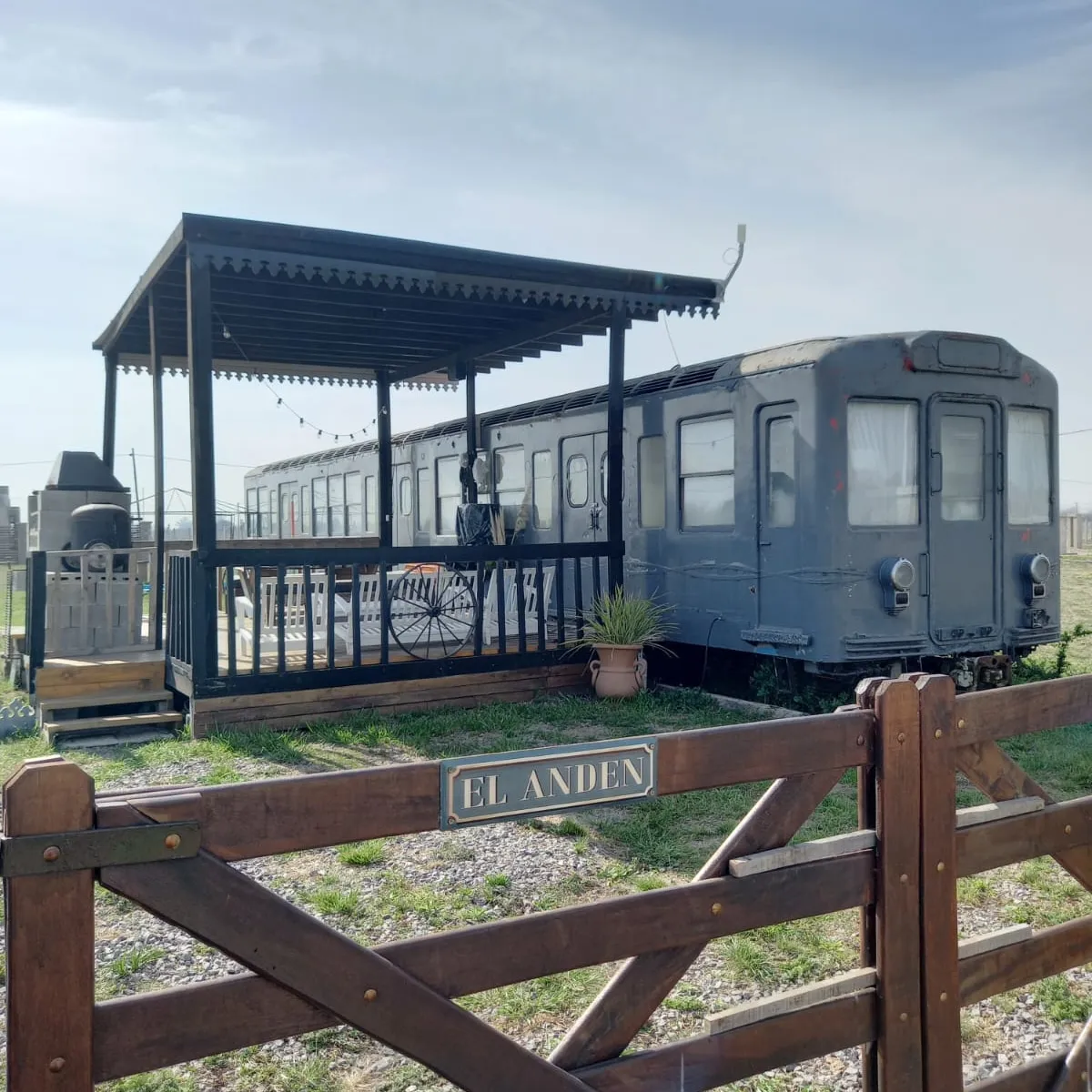 Así quedó el vagón de Juan Iriarte en Canning. 