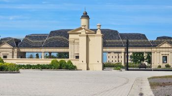 Trabajadores de la UOCRA se manifestaron frente a Pride Canning