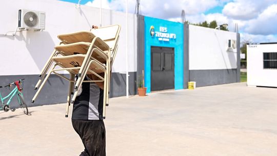 Comienzo de clases en San Vicente: incorporaron nuevo mobiliario en escuelas de Alejandro Korn