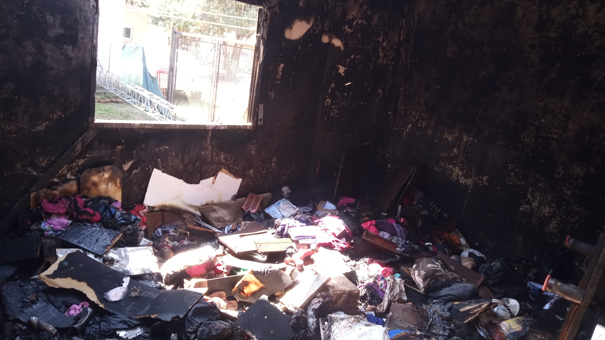 La vivienda se encuentra sobre la calle Neuquén al 300, en Monte Grande.