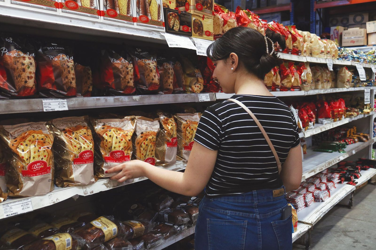 Muchos vecinos eligen hacer sus compras en mayoristas. 