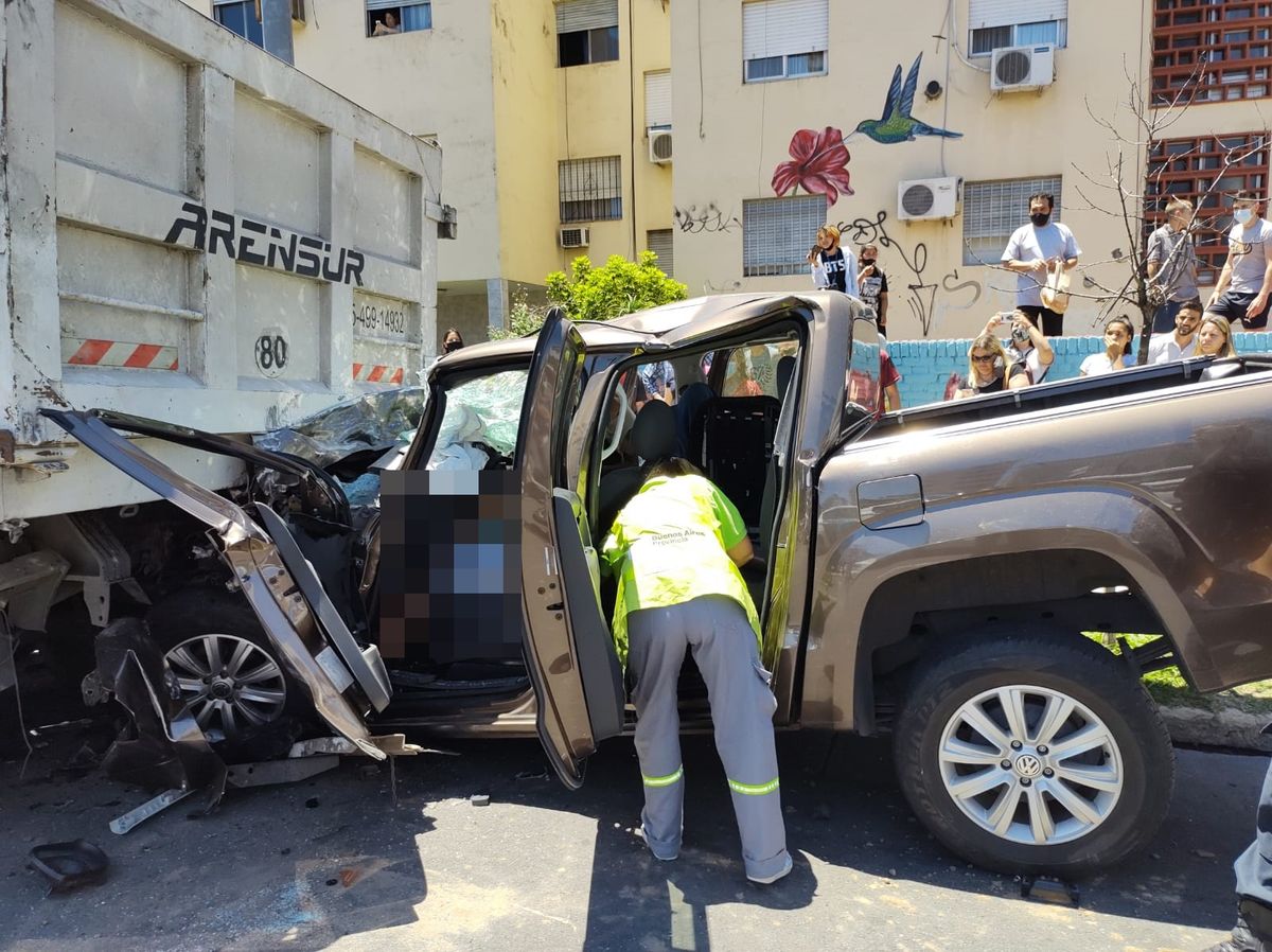 Terrible accidente en Lanús: triple choque con un herido grave