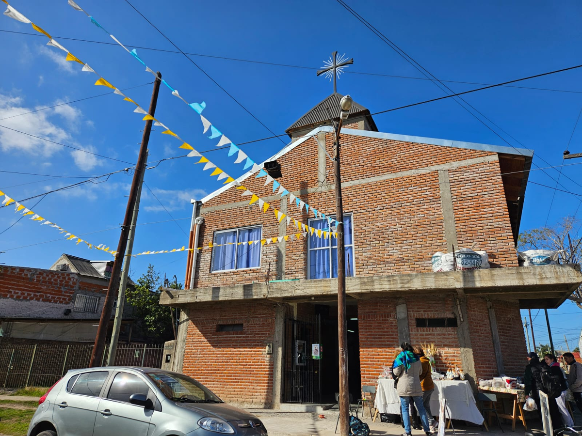 La capilla San Cayetano, ubicada en el barrio Siglo XX, Esteban Echeverría. La capilla San Cayetano, ubicada en el barrio Siglo XX, Esteban Echeverría.
