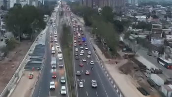 Caos en la autopista Dellepiane por obras: reducen carriles y prevén demoras hacia Capital y Provincia