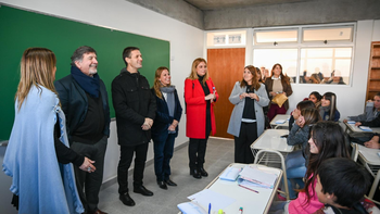Alejandro Korn: Mantegazza y Sileoni iniciaron el ciclo lectivo de la Escuela N°14