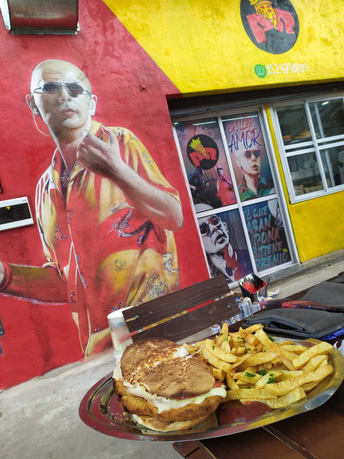 El realizó muchas obras en comercios gastronómicos del Conurbano.