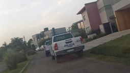 san vicente: allanaron una casa en el country santa rita