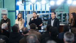 dia de la industria en lomas: otermin y wado de pedro se reunieron con representantes de empresas