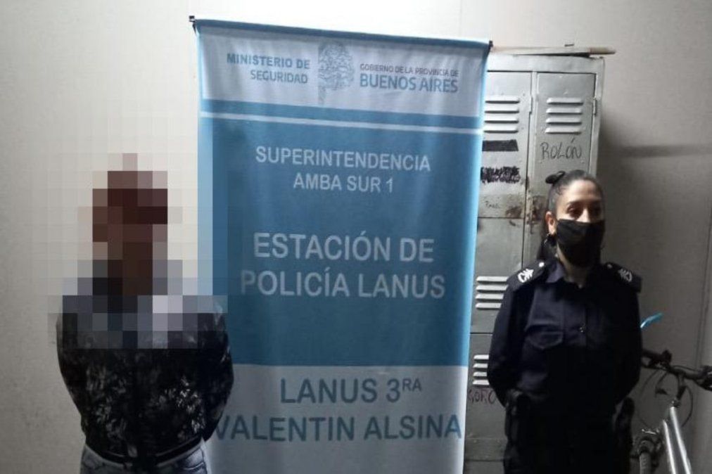 Mujer detenida en Lanús.