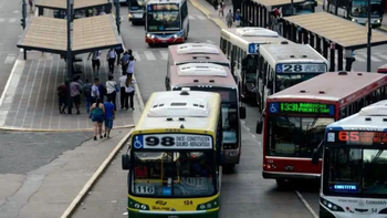 No hay paro de colectivos: el Gobierno dictó conciliación obligatoria