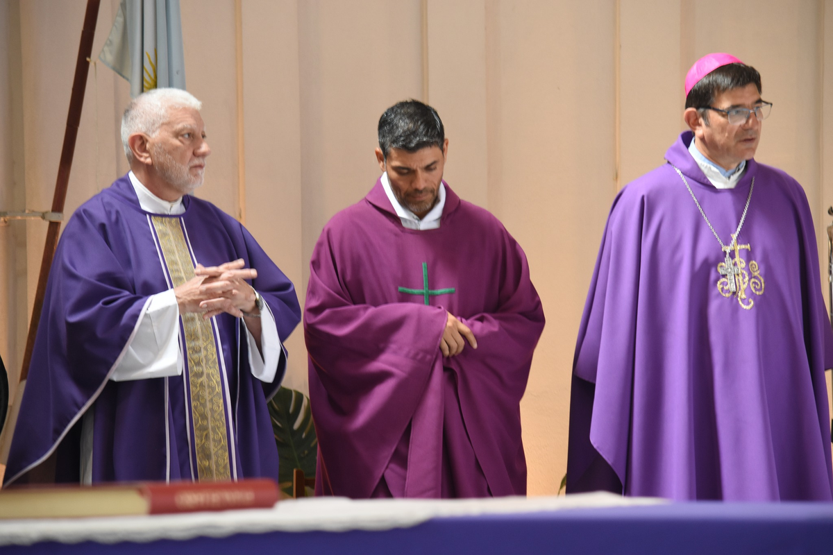 El padre Diego Barboza inici&oacute; un nuevo tiempo como p&aacute;rroco en Burzaco.Foto: Eclesia.&nbsp;