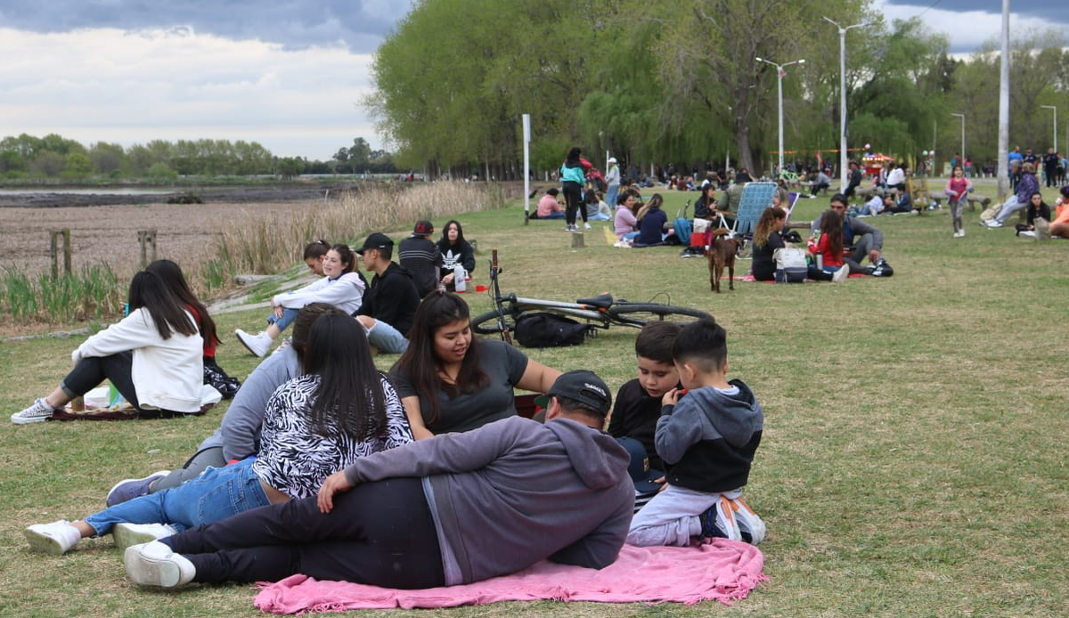 Día de la Primavera en la laguna de San Vicente: grupos de estudiantes disfrutaron de la jornada