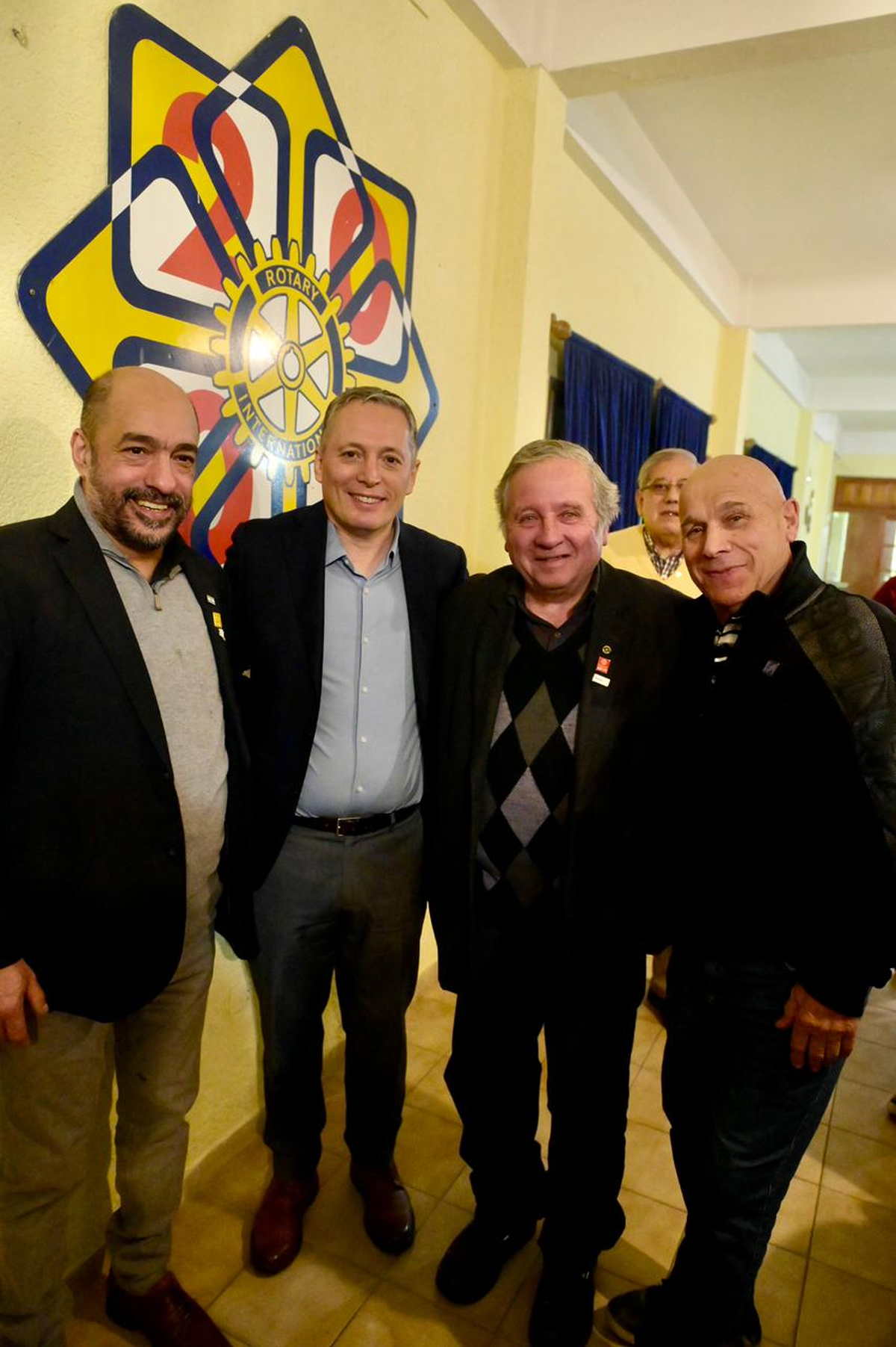 El intendente de Esteban Echeverr&iacute;a, Fernando Gray, asisti&oacute; a la cena por el 76&deg; aniversario del Rotary Club de Monte grande.