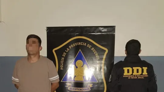 Detuvieron a uno de los acusados del robo a una joyería en el que un delincuente usó una silla de ruedas