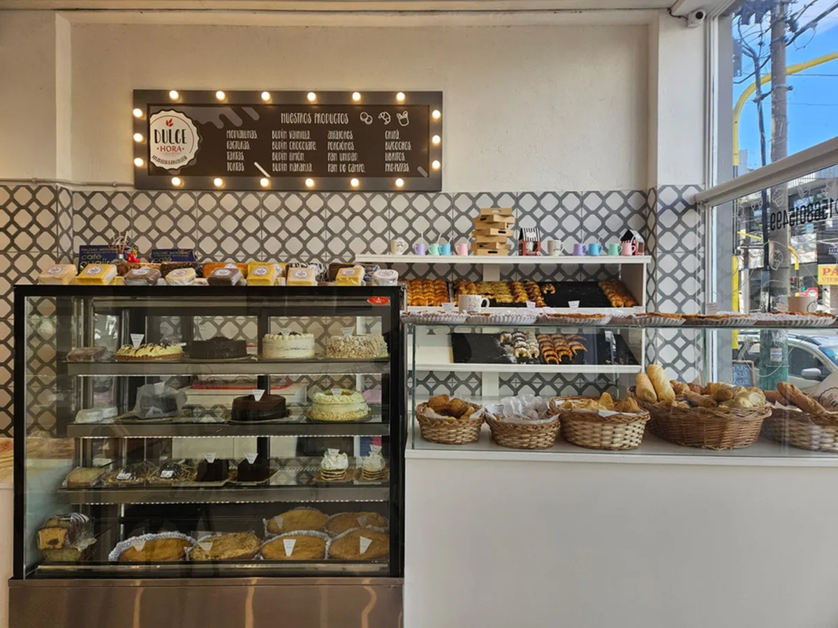 El interior de la confitería “Dulce Hora”.