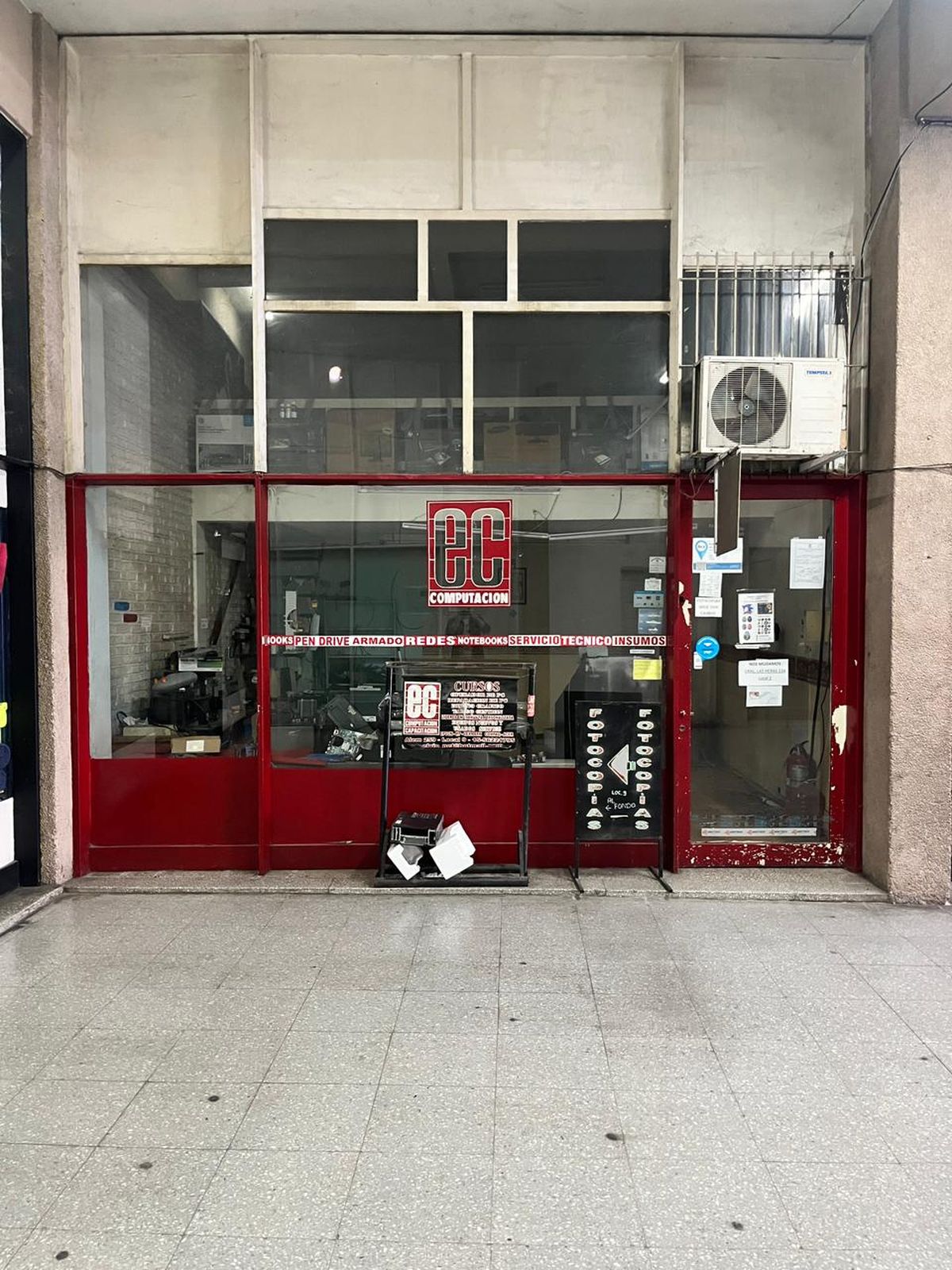 La galería atraviesa sus últimos meses de actividad tras años de caída en las ventas y pérdida de movimiento comercial.