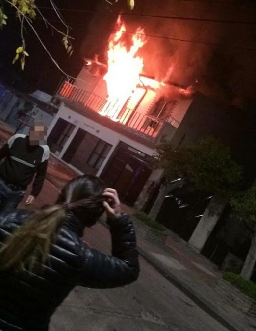Incendio en la planta alta de una vivienda en Temperley.
