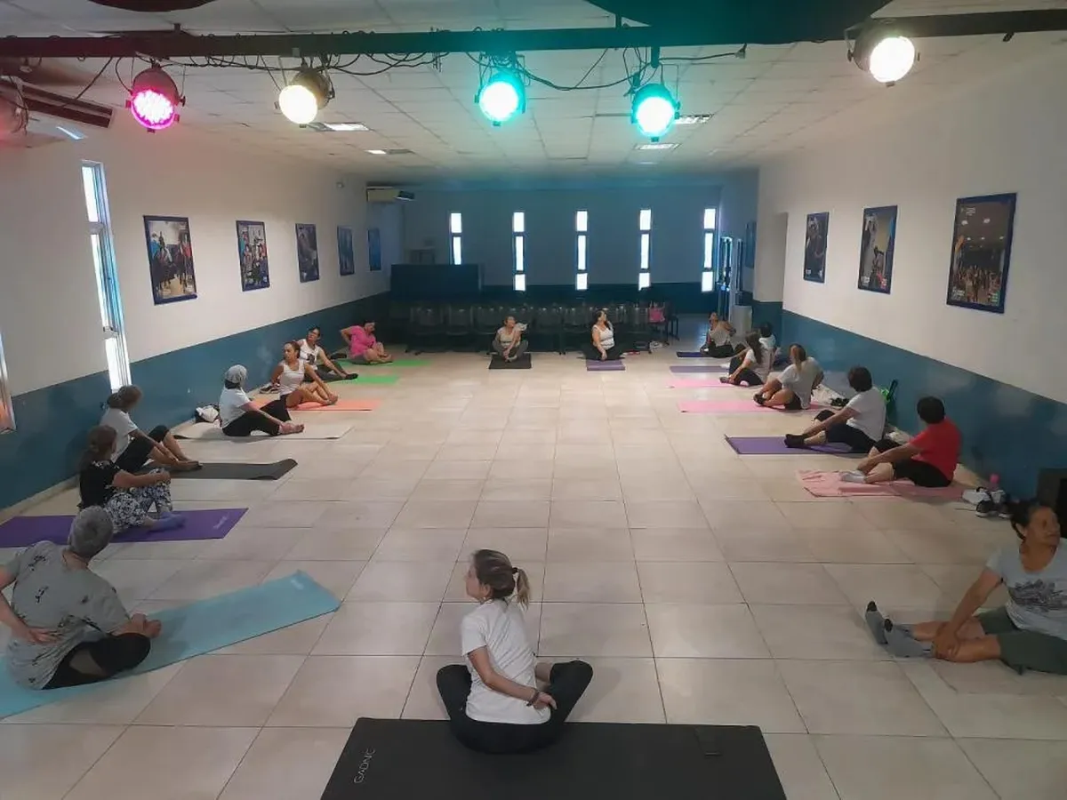 Entre los cursos que se dictan en Lomas de Zamora pueden encontrarse los de Yoga.