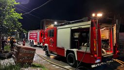 incendio en lomas: dos dotaciones de bomberos controlaron el fuego en una vivienda