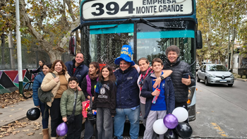 Se jubiló un histórico chofer de Empresa Monte Grande tras 35 años de servicio
