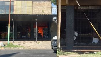 Terrible incendio en Llavallol: se prendió fuego una verdulería