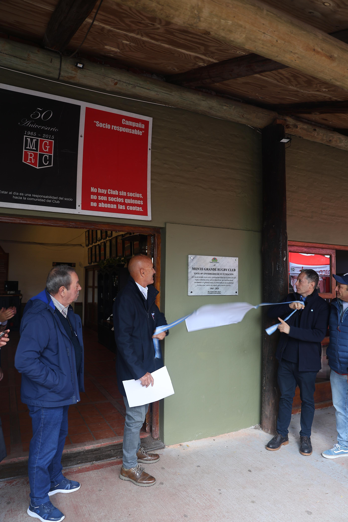 El intendente de Esteban Echeverría, Fernando Gray, estuvo presente en el festejo del Club.