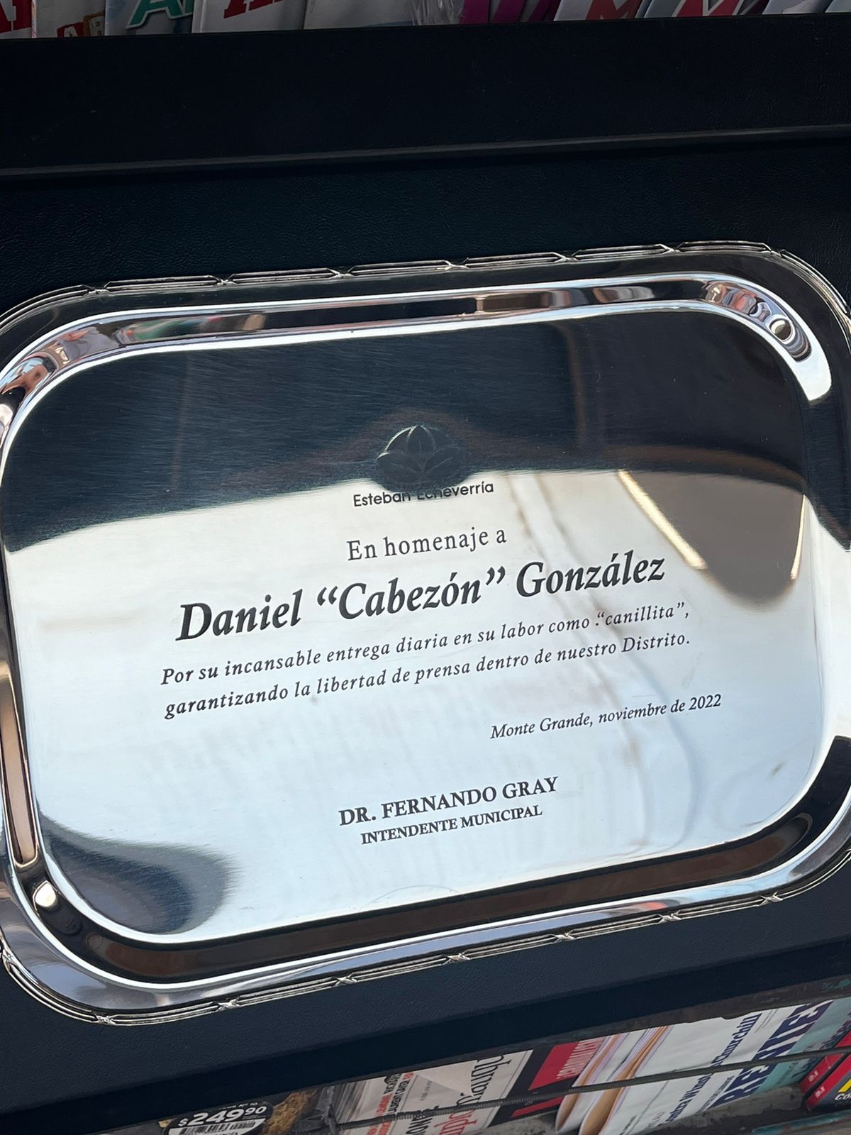 Homenajearon a Daniel Cabezón González, el canillita de Canning al que