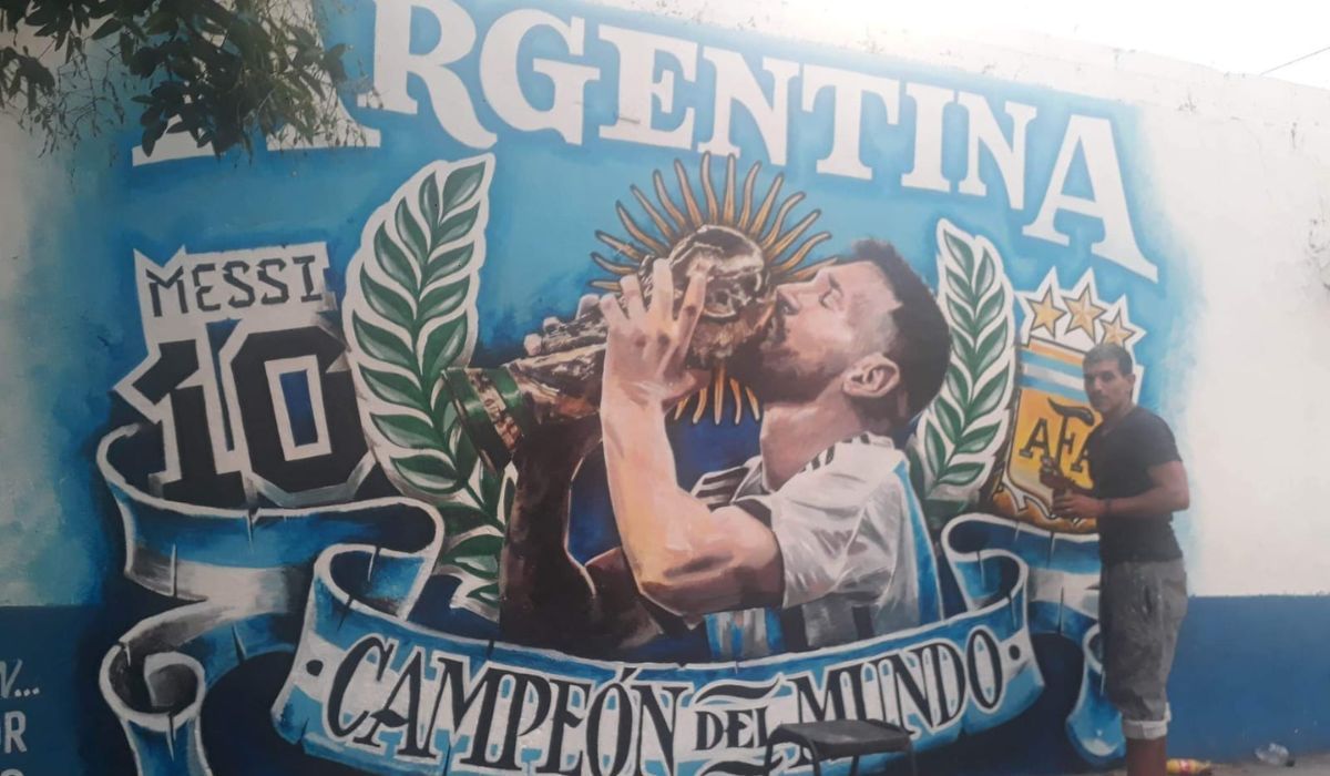 Lomas: cumplió con su promesa de hacer un mural de Messi en un Club de su barrio