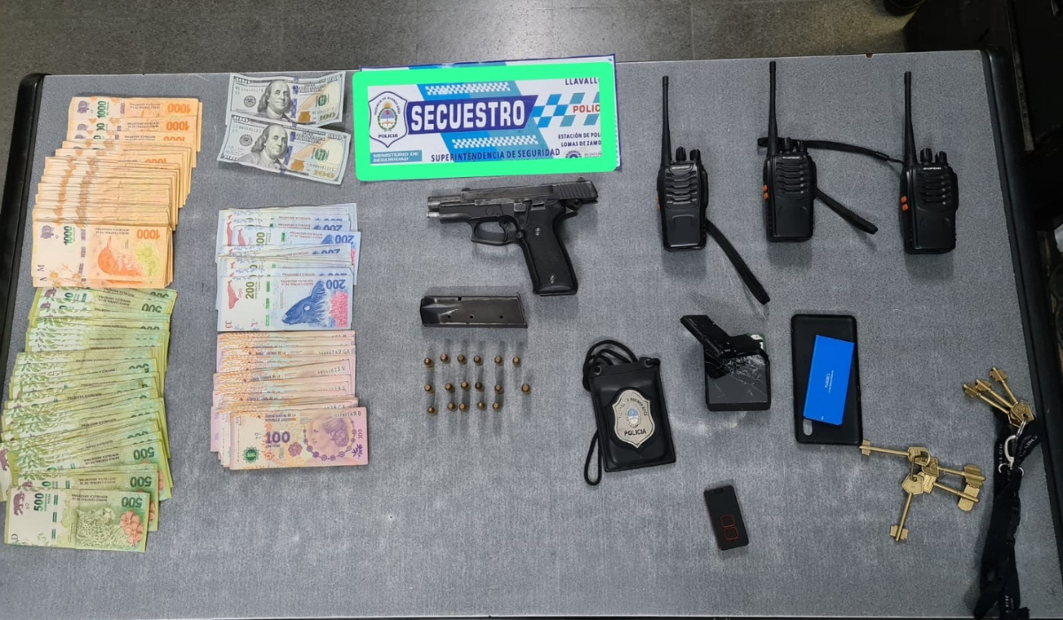 Los elementos secuestrados al momento de la detención de la banda que había secuestrado a Brandon en Adrogué.