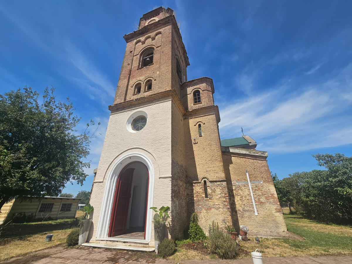 “La capilla se hizo en 1876 y a partir de ahí fueron dando vida cristiana a esta zona de Domselaar”. “La capilla se hizo en 1876 y a partir de ahí fueron dando vida cristiana a esta zona de Domselaar”.