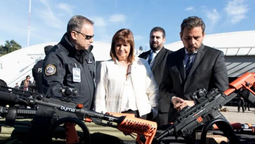 Aeropuerto de Ezeiza: Bullrich incorporará nuevas armas no letales para la PSA