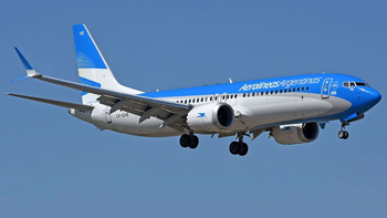 Aerolíneas Friday: el Gobierno de Milei lanzó una promoción para viajar en avión por el país