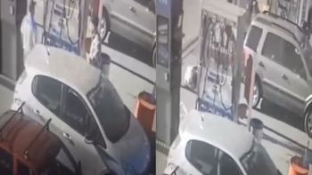 Un cliente noqueó a un playero en una estación de servicio en Quilmes y lo dejó en terapia intensiva: el video