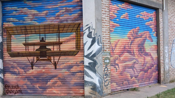 Longchamps homenajea el primer vuelo a motor de Sudamérica con un nuevo mural