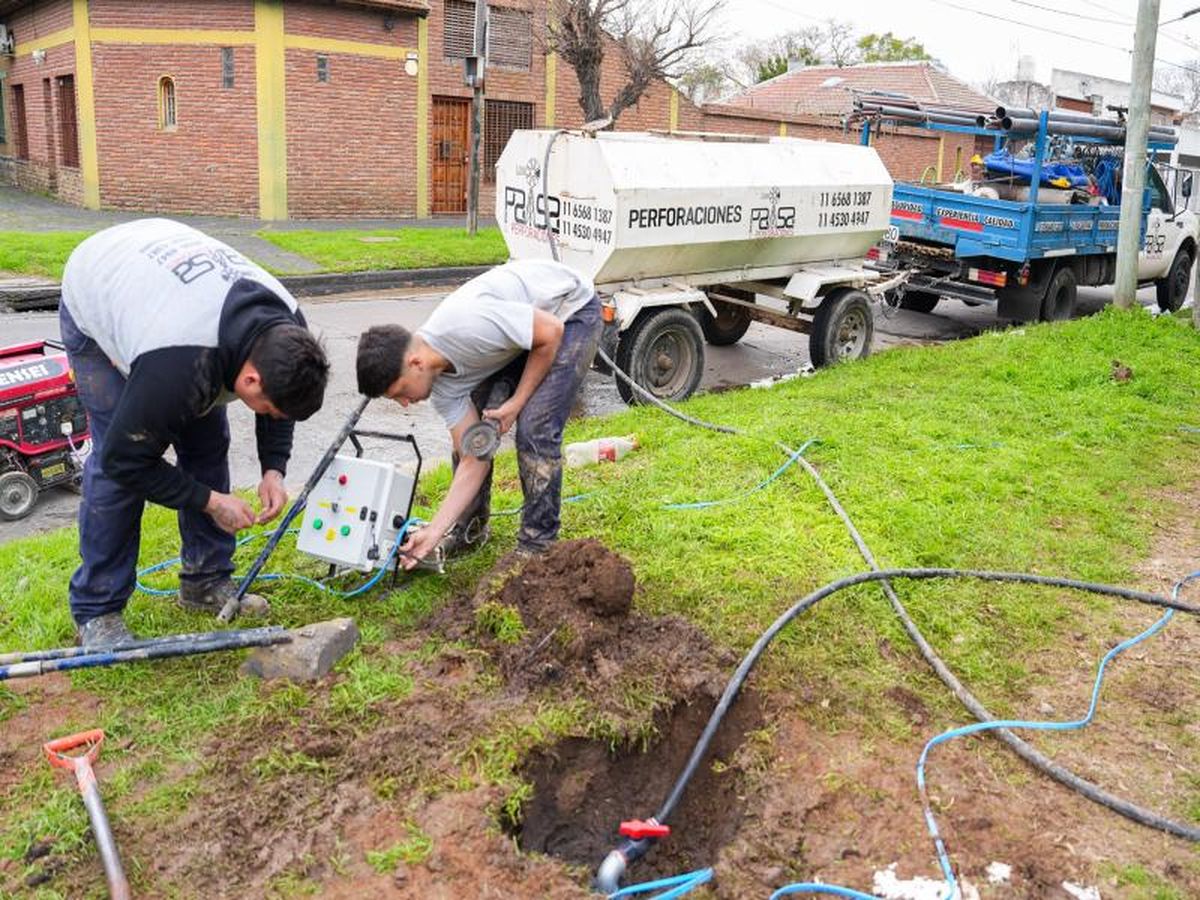 Las obras en Parque Barón contemplan la instalación de 14 bombas depresoras de napas en distintos puntos del barrio. Las obras en Parque Barón contemplan la instalación de 14 bombas depresoras de napas en distintos puntos del barrio.